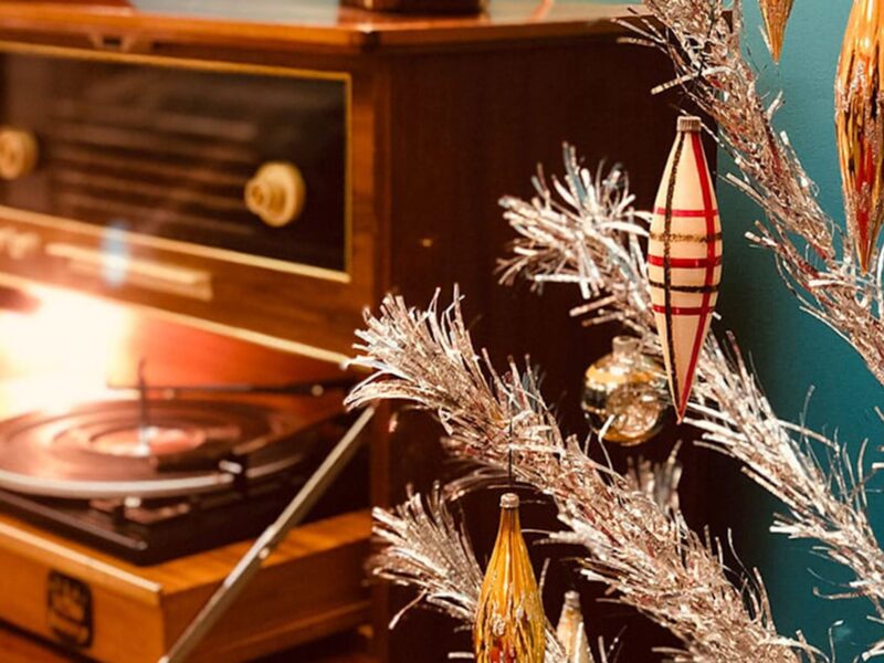 Mid-Century Modern Holiday Decor