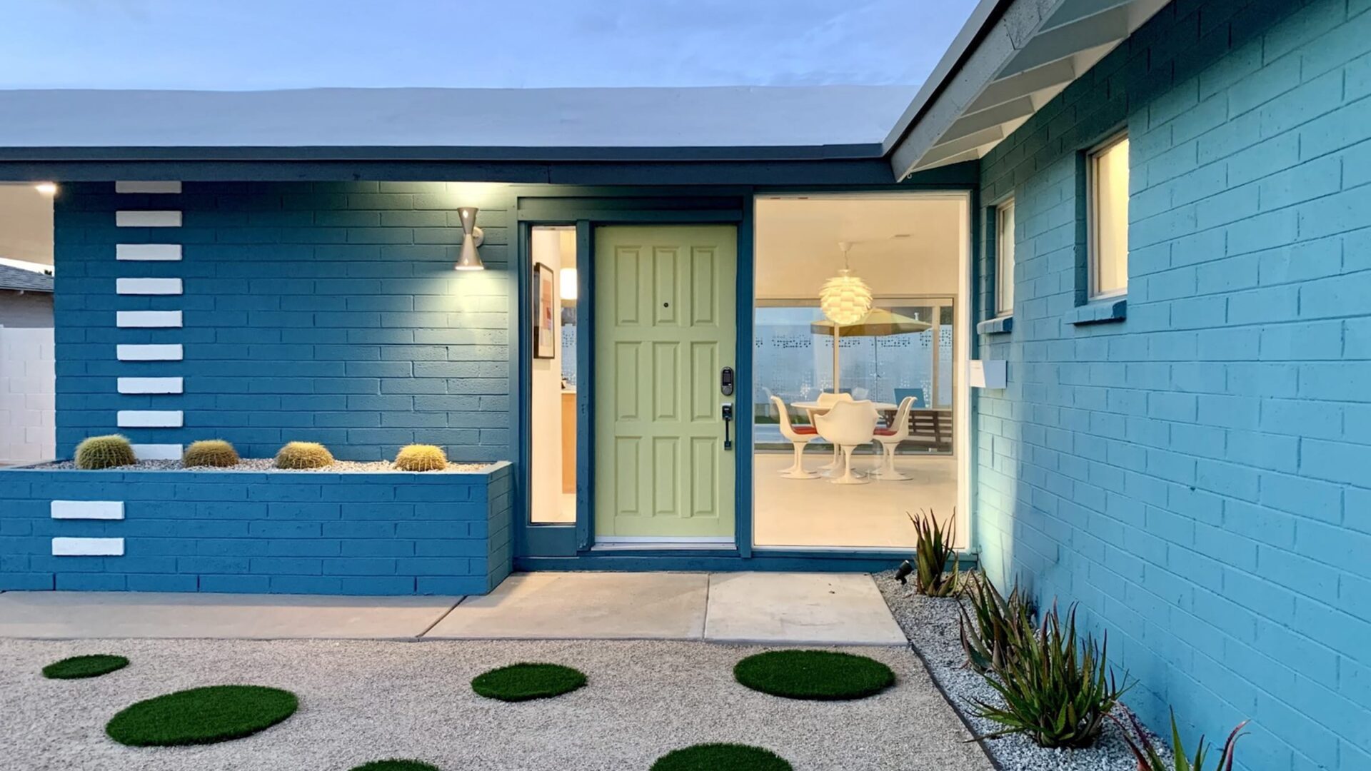 How to Add Mid-Century Modern Style Without Overdoing It