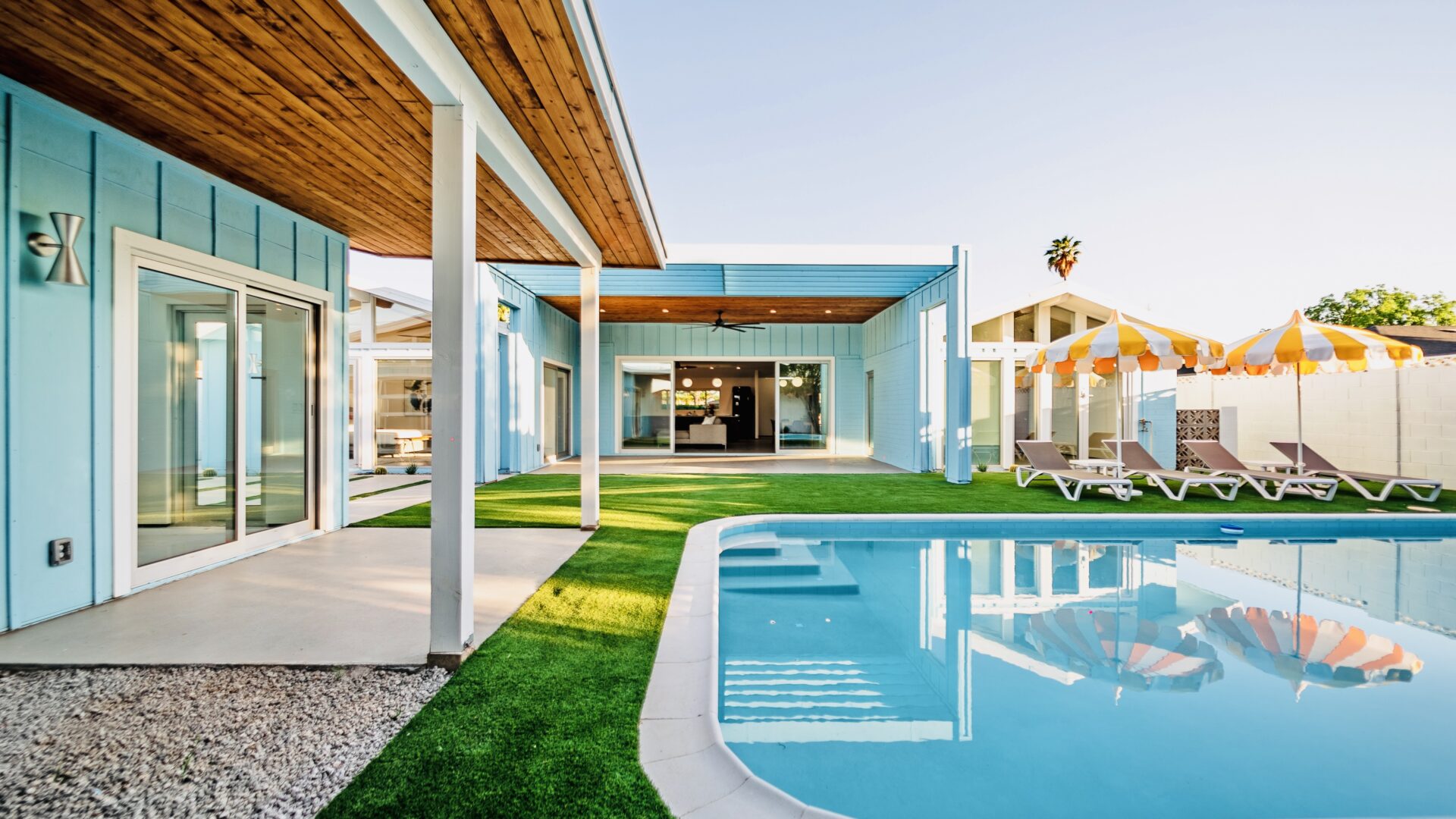 Why Some Mid-Century Homes Are Worth Saving and Others Aren’t