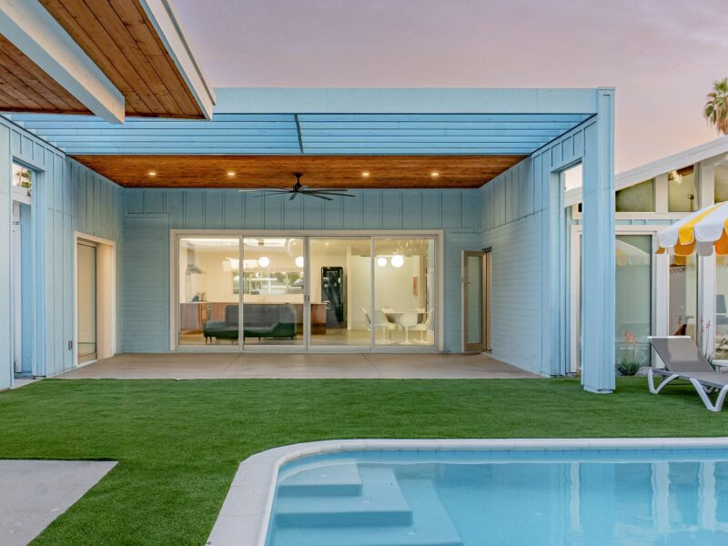 Choosing the Right Real Estate Agent for a Mid-Century Modern Home