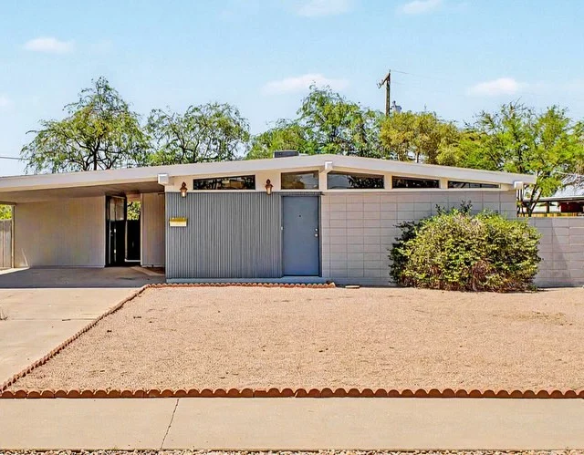 A real mid-century modern house in Phoenix in the low $300s that you don’t have to renovate on day one. This one caught 