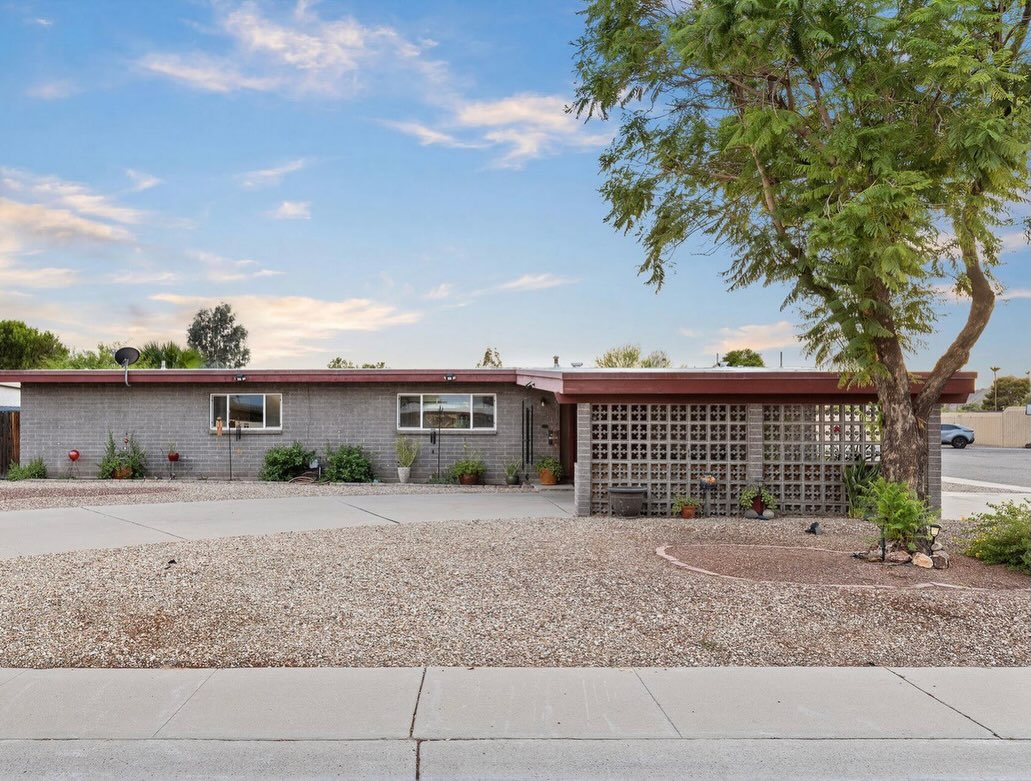 Some houses don’t need to be reinvented. They need to be understood. 🤔

This Ralph Haver in North Phoenix has the fundam